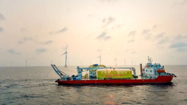 深海“潜龙”！世界电压等级最高、容量最大直流海缆完成敷设