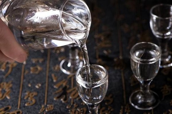 白酒再次被关注！医生发现：糖尿病者喝白酒，不用多久或有6变化